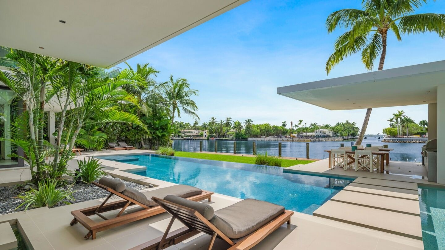 Bên trong căn biệt thự 29,5 triệu USD ở bãi biển Miami