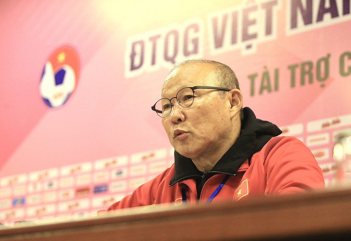 Người đại diện Lee Dong Jun tiết lộ lý do HLV Park Hang Seo rời Việt Nam