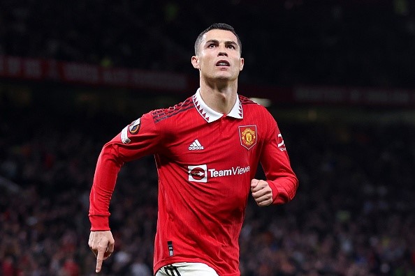 Ronaldo ghi bàn trong trận thắng 3-0 của Man United