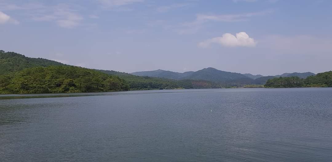 Hồ Khuôn Thần