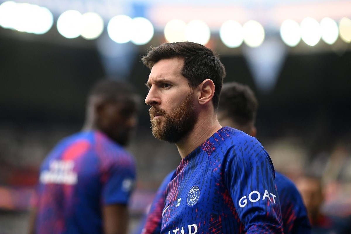 Messi từ chối nghe cuộc gọi từ Barca