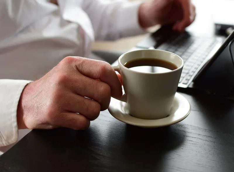 Thói quen uống cà phê khiến bạn già nhanh hơn