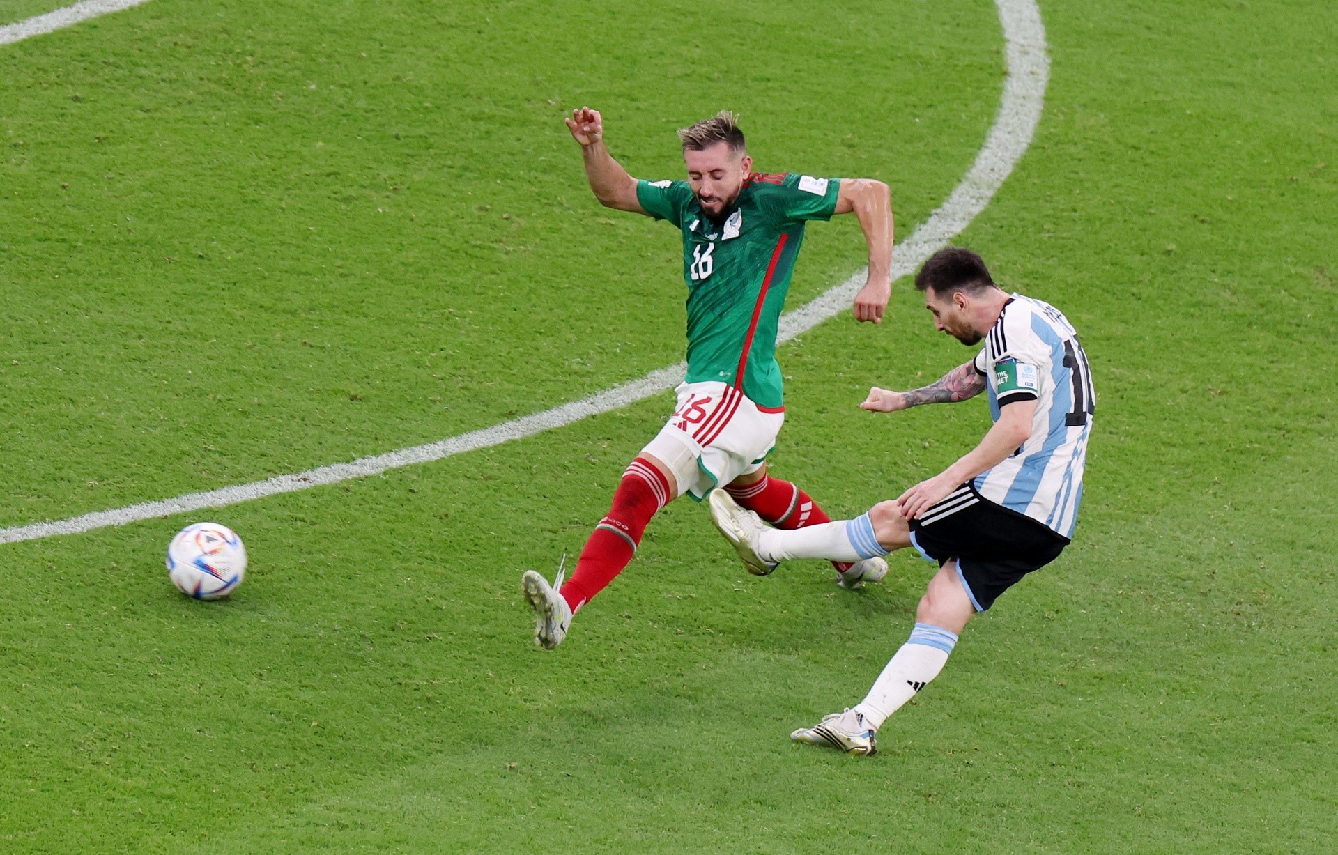 Messi ghi bàn và kiến tạo trong trận thắng 2-0 của Argentina