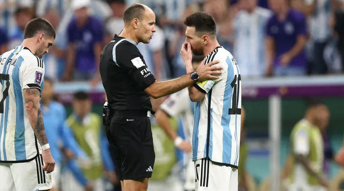 FIFA mở cuộc điều tra, Messi có khả năng bị cấm đá bán kết World Cup 2022