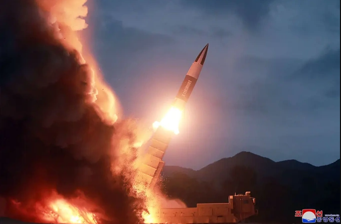 Bình Nhưỡng cảnh báo bán đảo Triều Tiên "bên bờ vực chiến tranh hạt nhân"