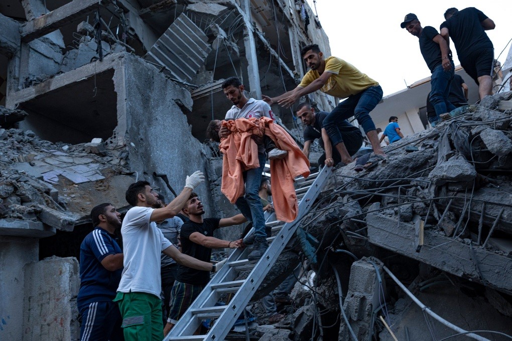 Israel khép vòng vây phong tỏa, bệnh viện biến thành "nhà xác" ở Gaza
