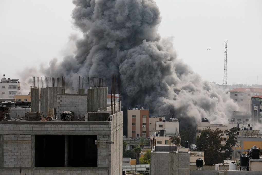 Hamas tung lực lượng tinh nhuệ, tấn công Israel từ nhiều hướng