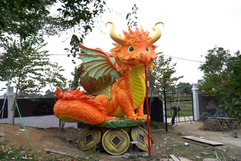 Tranh cãi linh vật "rồng mầm non" ở Bắc Giang, người thợ nói gì?