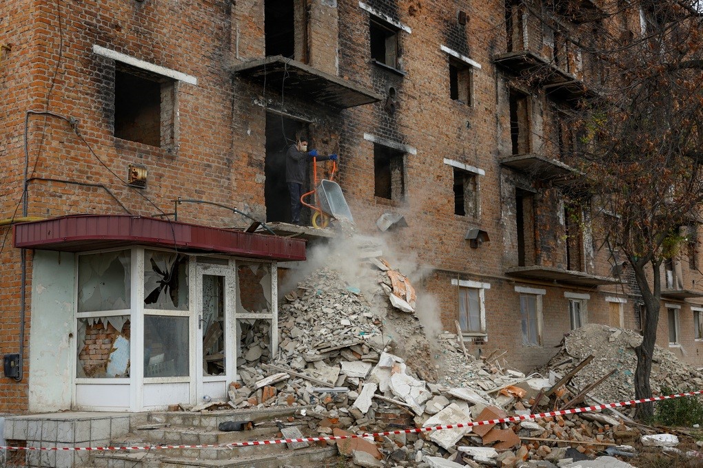 Ukraine "hồi sinh" các thành phố giữa bom đạn chiến tranh