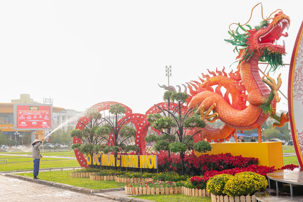 Cặp rồng ở Bắc Giang vừa ra mắt, người dân nô nức chụp ảnh check-in