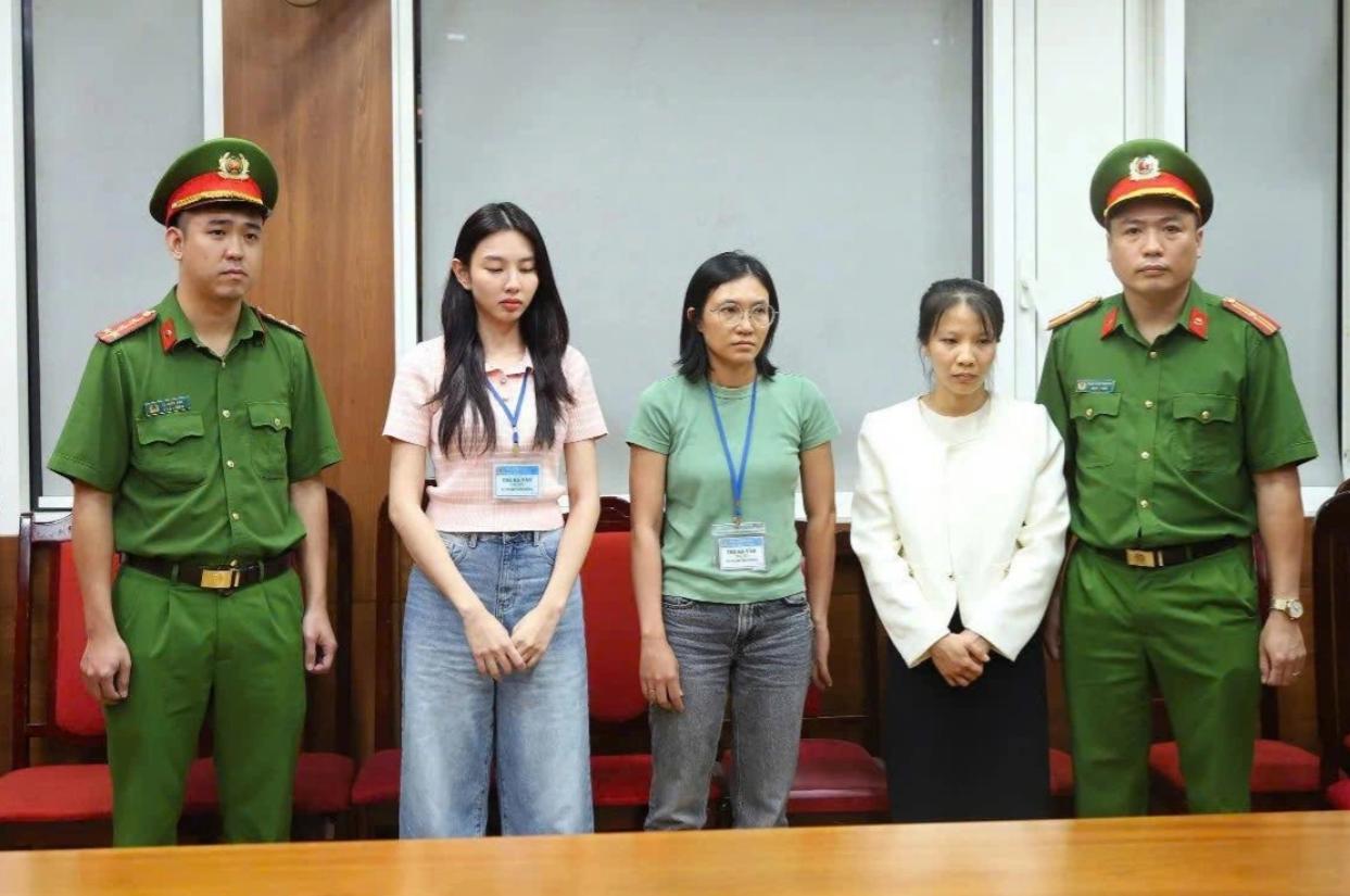 Hoa hậu Nguyễn Thúc Thùy Tiên bị khởi tố